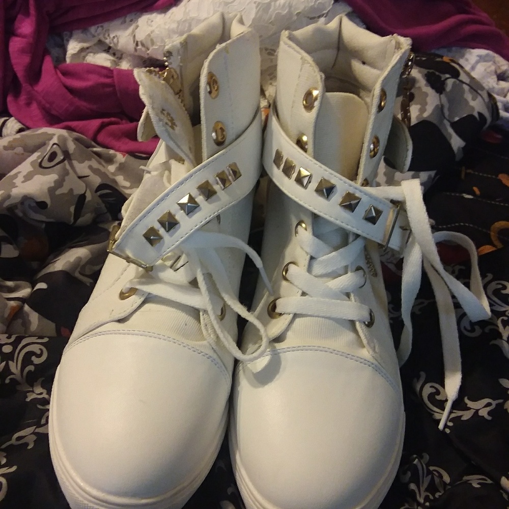 Womans high top sneakers